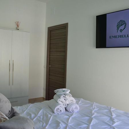 Emerella Guest House Siderno Beach ภายนอก รูปภาพ