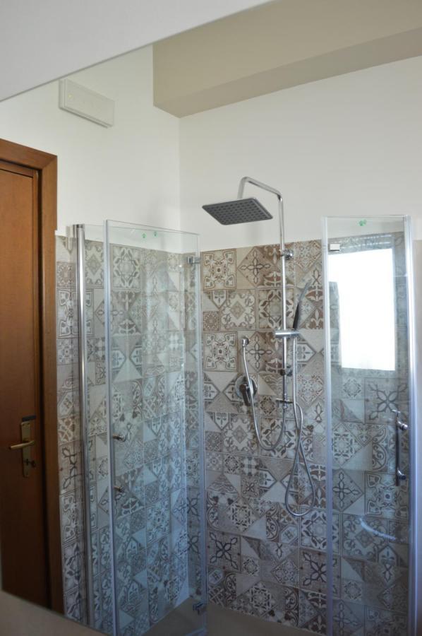 Emerella Guest House Siderno Beach ภายนอก รูปภาพ