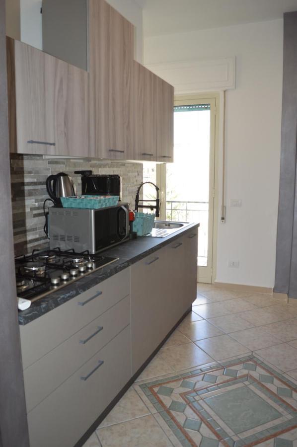 Emerella Guest House Siderno Beach ภายนอก รูปภาพ