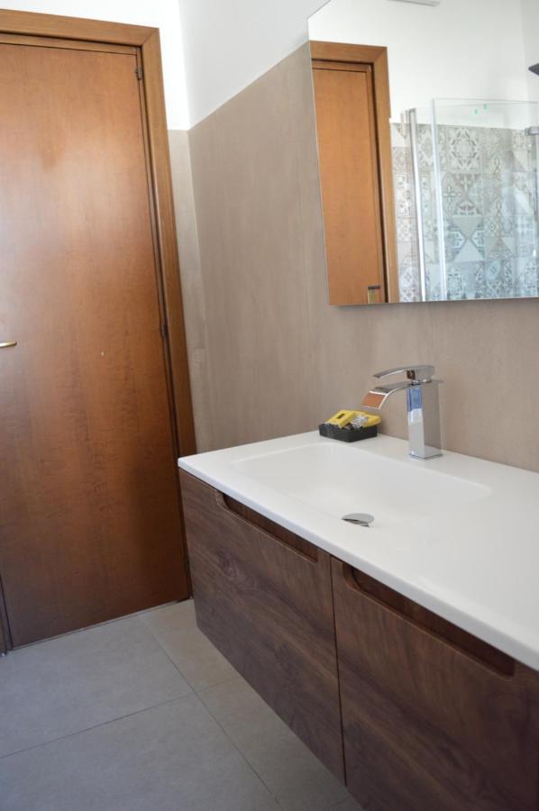 Emerella Guest House Siderno Beach ภายนอก รูปภาพ